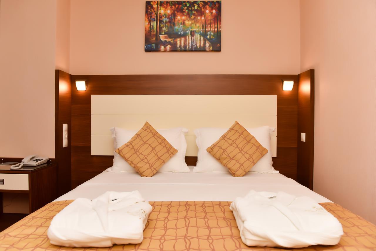 Ozgobek Ronesans Hotel De Luxe Ушак Экстерьер фото