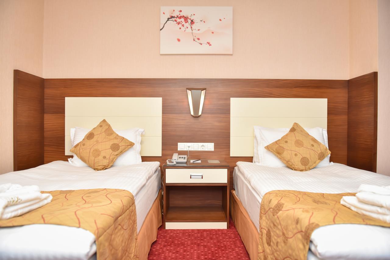 Ozgobek Ronesans Hotel De Luxe Ушак Экстерьер фото