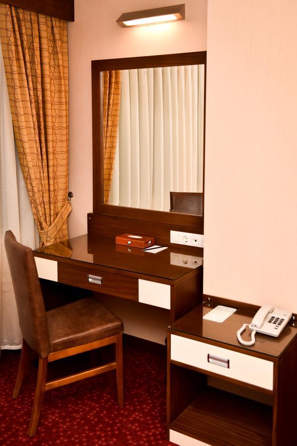 Ozgobek Ronesans Hotel De Luxe Ушак Экстерьер фото