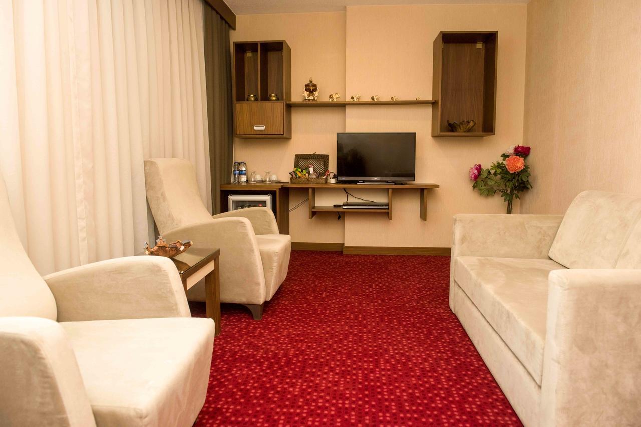 Ozgobek Ronesans Hotel De Luxe Ушак Экстерьер фото