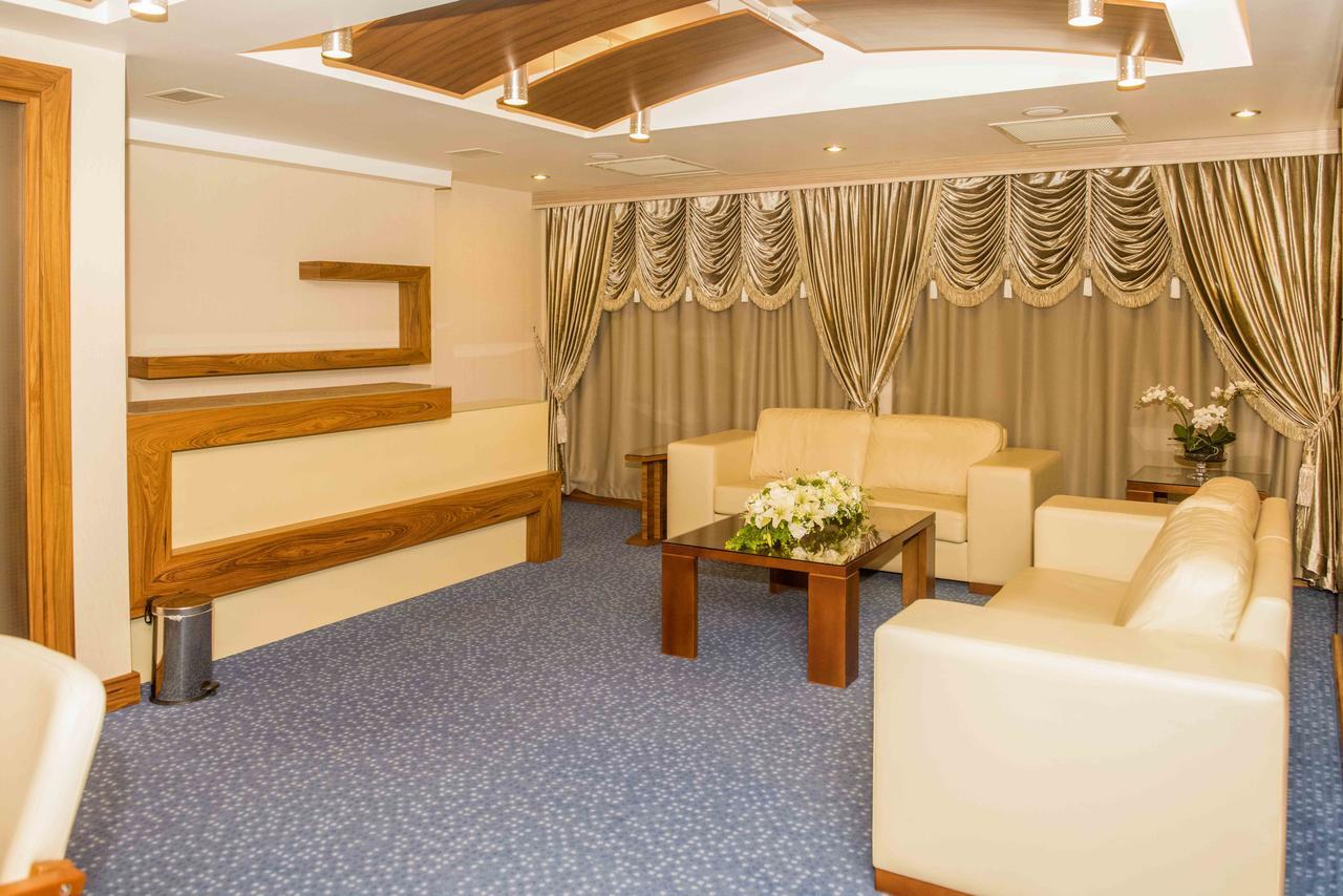 Ozgobek Ronesans Hotel De Luxe Ушак Экстерьер фото